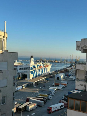 Vintage Sea-View Apartment in Centre Durres